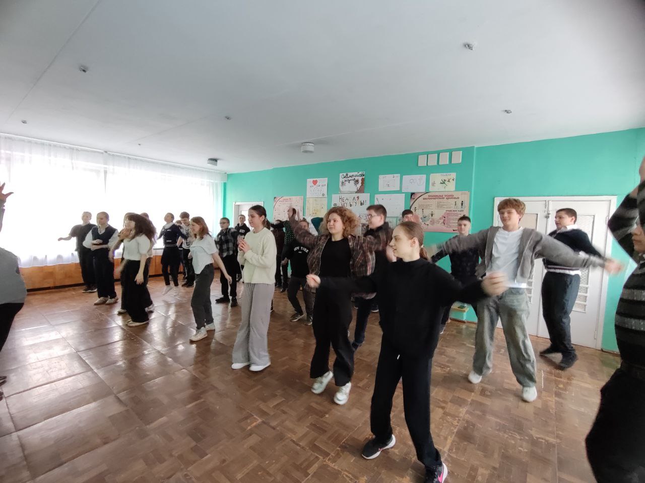 Здоровье в порядке - спасибо зарядке! Здоровье в порядке - спасибо зарядке!.